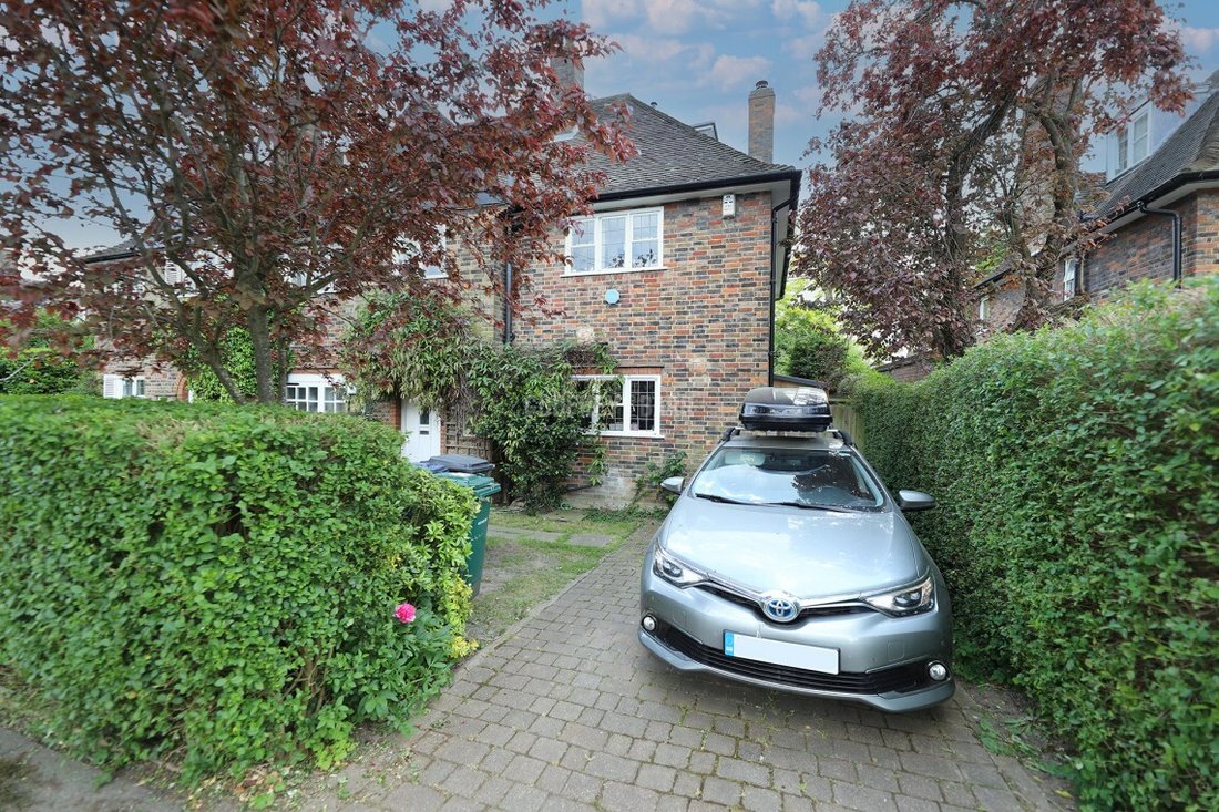 House in Hampstead Garden Suburb, Barnet, England 1 - 16734674