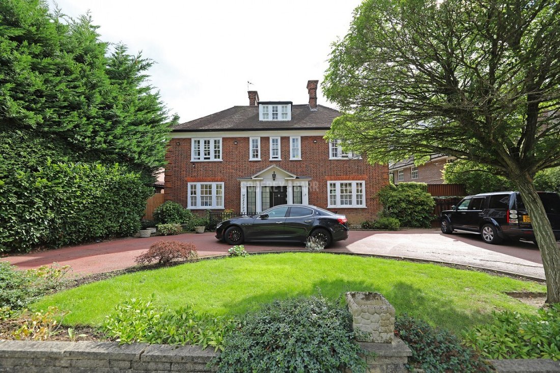 House in Hampstead Garden Suburb, Barnet, England 1 - 16735276