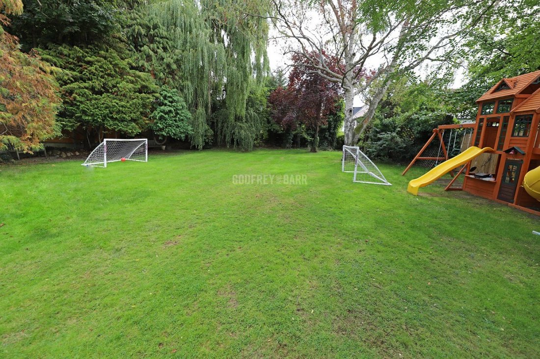 House in Hampstead Garden Suburb, Barnet, England 3 - 16735276