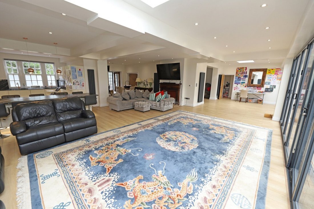 House in Hampstead Garden Suburb, Barnet, England 2 - 16735276