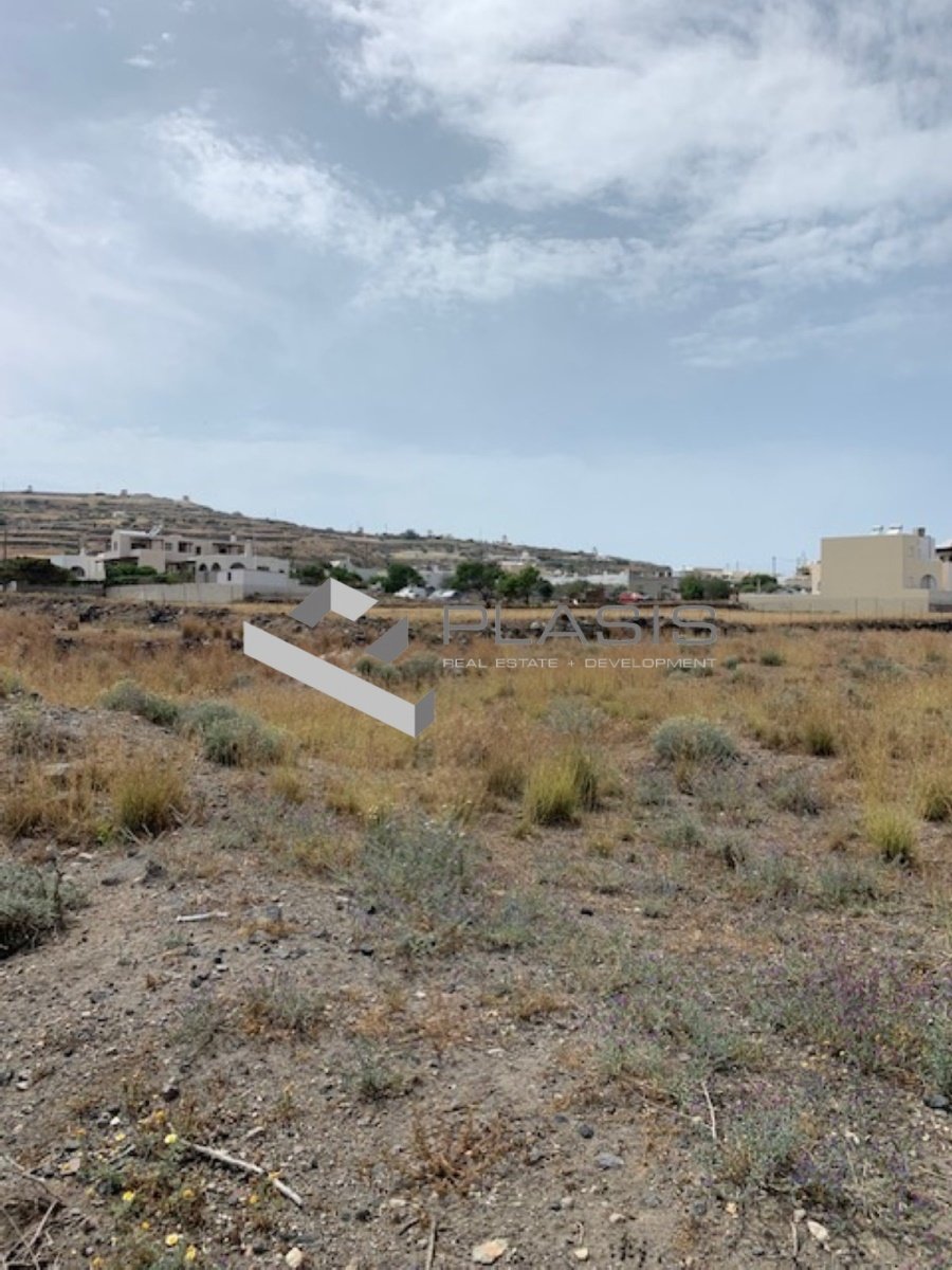 Land in Thira, Aegean, Greece 1 - 15731127