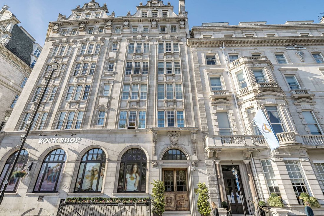 Apartment in Mayfair, Westminster, England 2 - 16333443