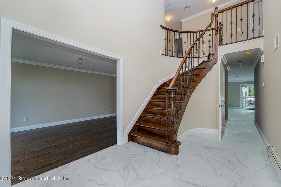 House in New York, New York, United States 3 - 16730773