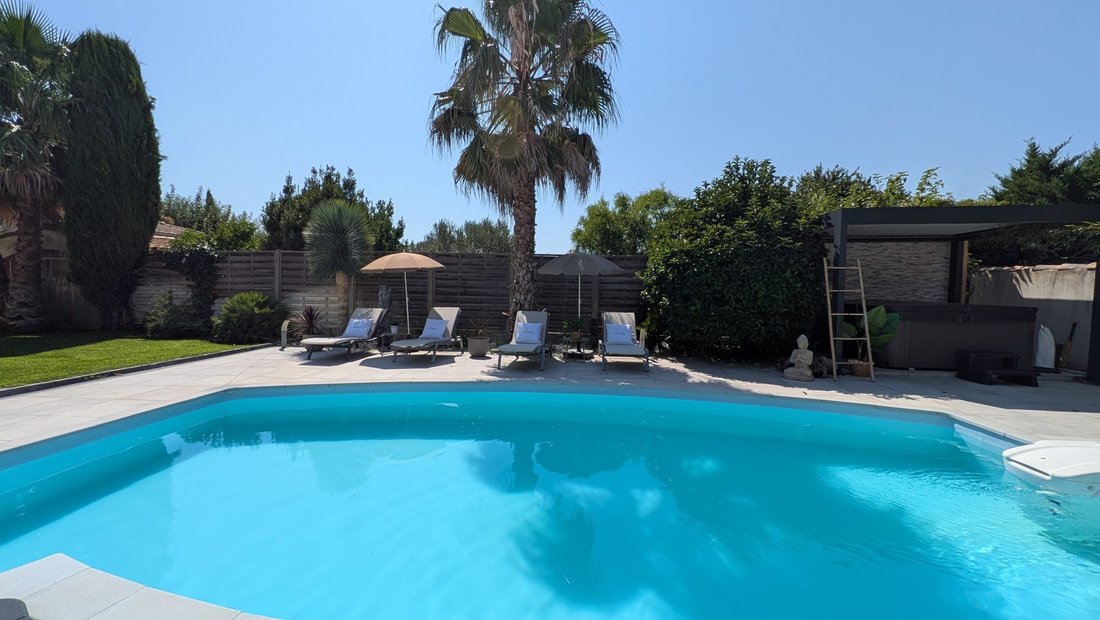 Villa in Ouest, Entraigues-sur-la-Sorgue, France 2 - 16737400