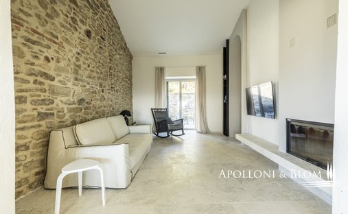 Millennial Castle In The Hills Of Arezzo