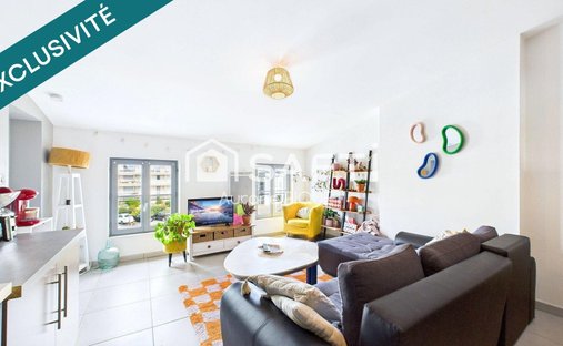 Castle for Sale in Niort, Nouvelle-Aquitaine, France