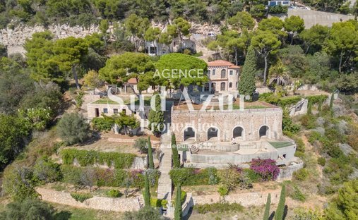 House in Le Port, Villefranche-sur-Mer, France 1