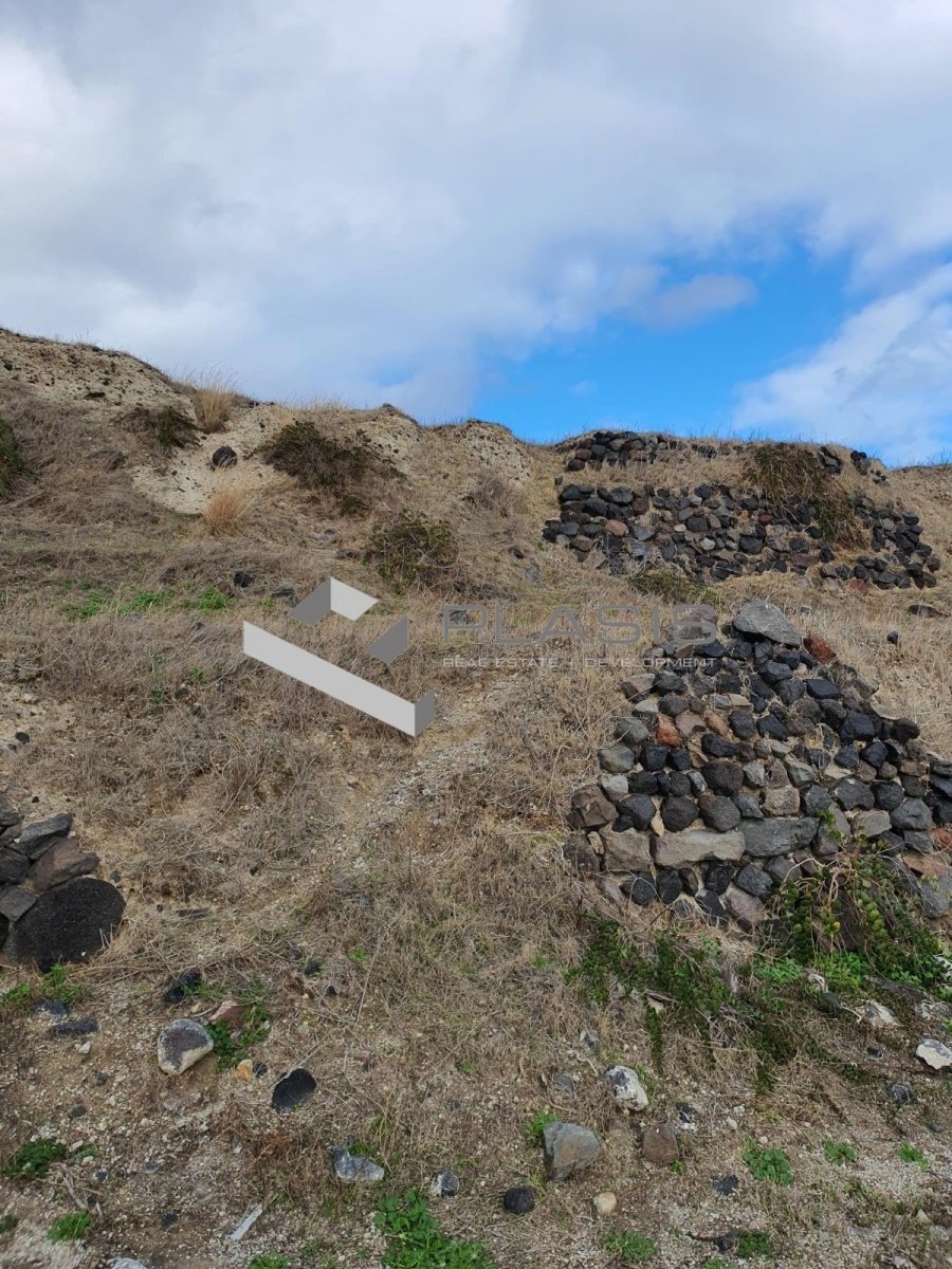 Land in Thira, Aegean, Greece 5 - 15731206
