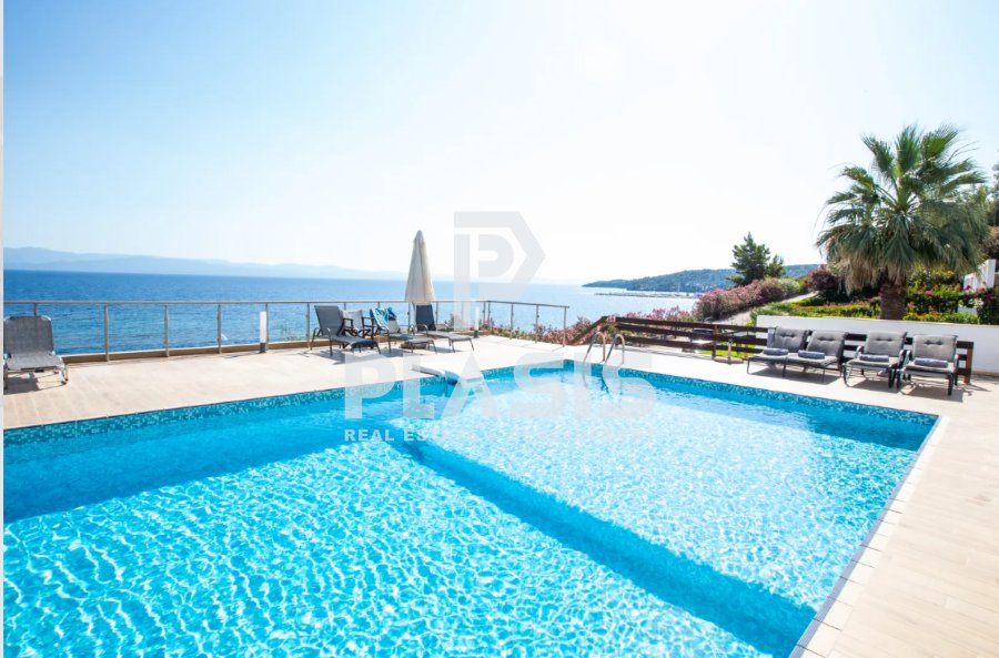 Villa in Pallini Municipal Unit, Macedonia and Thrace, Greece 2 - 15832689