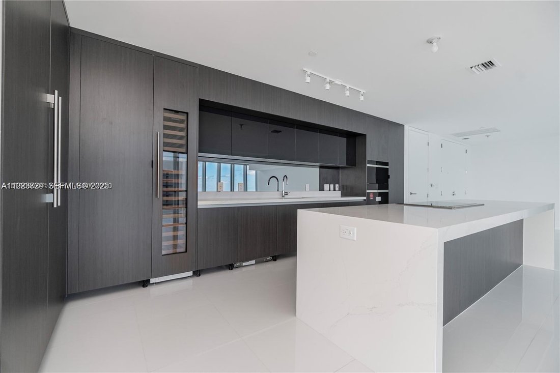 Condo in Miami, Florida, United States 5 - 16736266