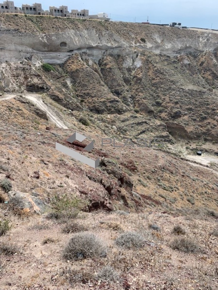 Land in Thira, Aegean, Greece 3 - 15731122