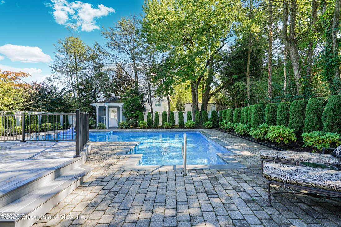House in New York, New York, United States 4 - 16730662