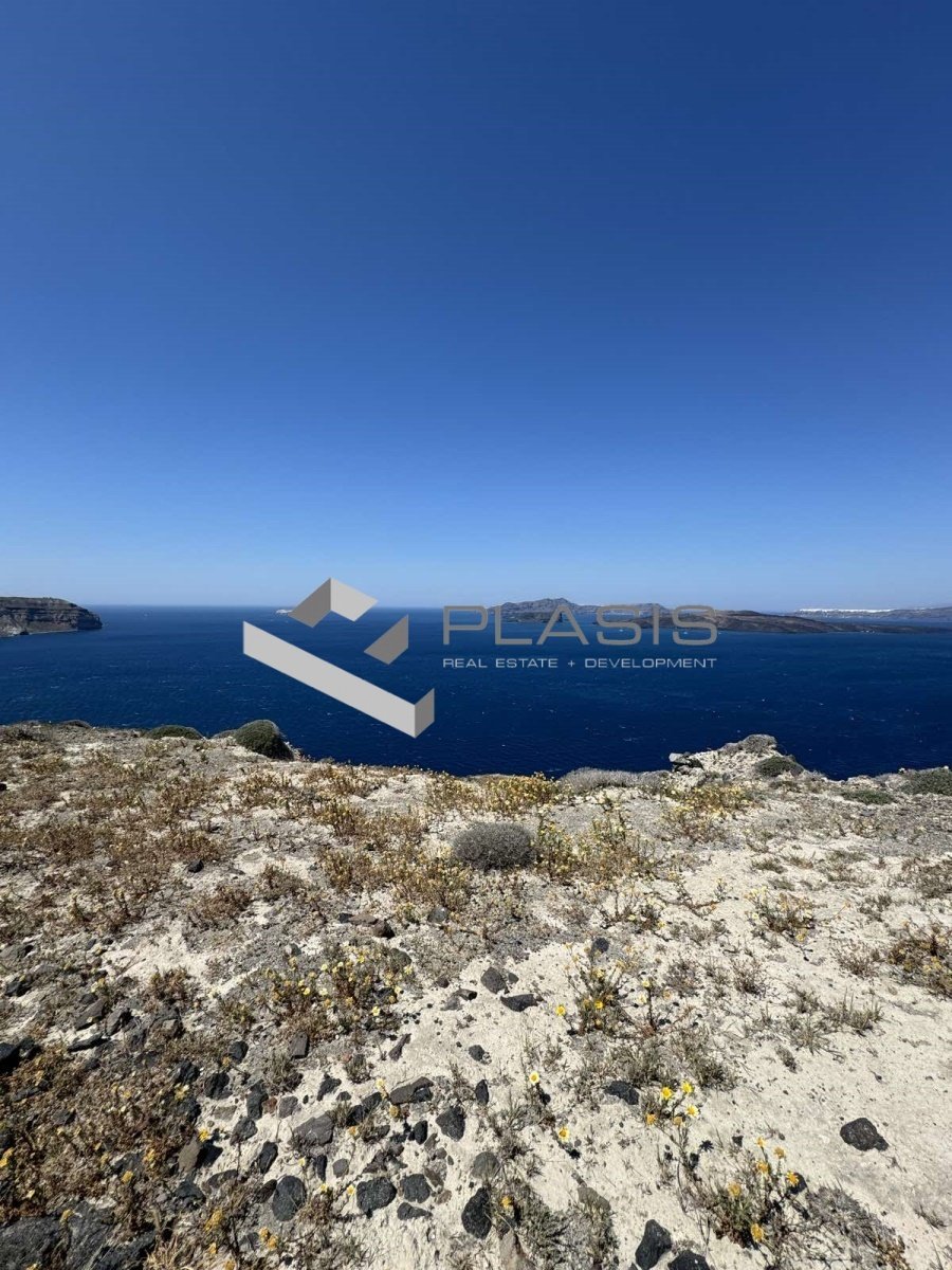 Land in Thira, Aegean, Greece 2 - 15729456