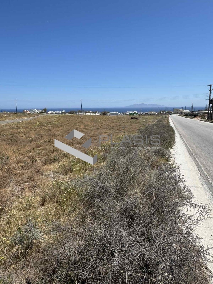 Land in Thira, Aegean, Greece 3 - 15731138