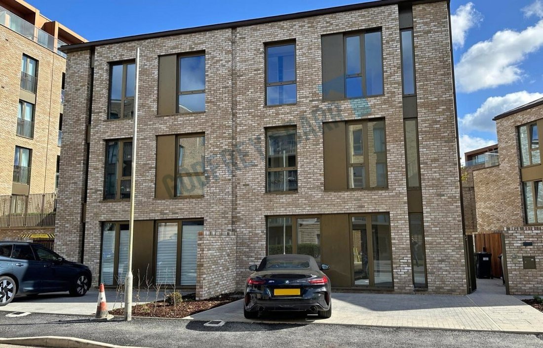 Townhouse in Barnet, England 1 - 16735273