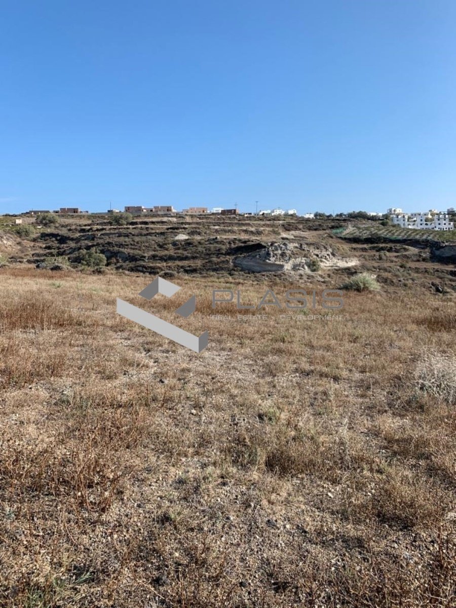 Land in Thira, Aegean, Greece 3 - 15731337