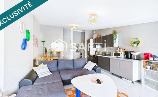 Castle for Sale in Niort, Nouvelle-Aquitaine, France