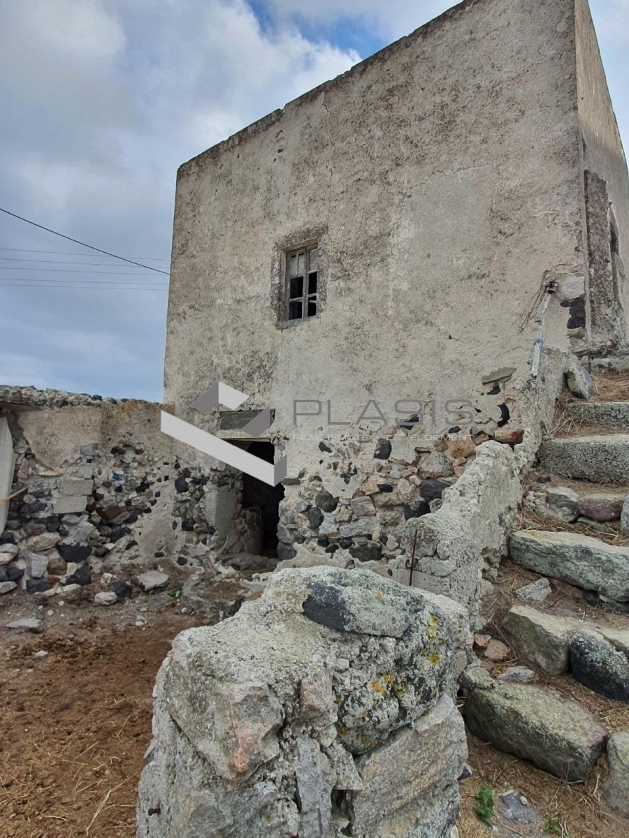 Land in Thira, Aegean, Greece 5 - 15731201