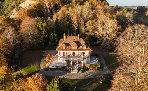 Casa a Bourg-en-Lavaux, Vaud, Svizzera 1