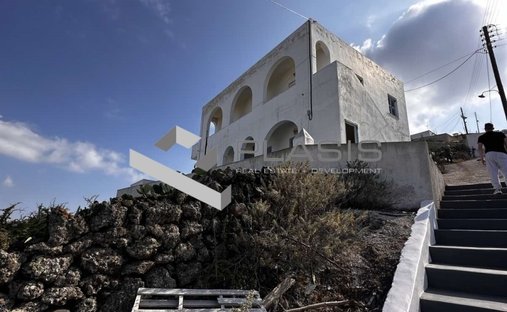 House in Thira, Aegean, Greece 1