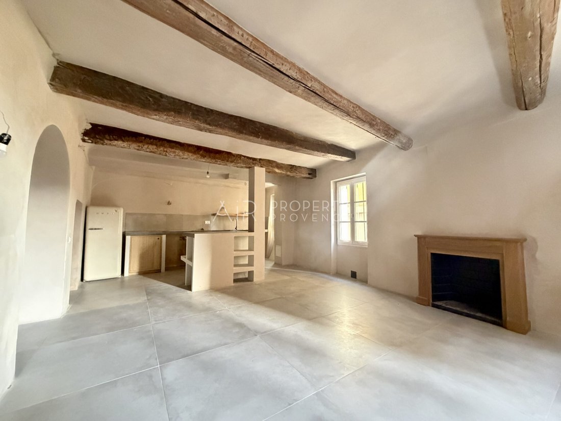 House in Saint-Saturnin-lès-Apt, Provence-Alpes-Côte d'Azur, France 2 - 16737258