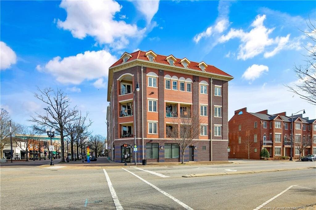 Condo in Fayetteville, North Carolina, United States 2 - 16732468
