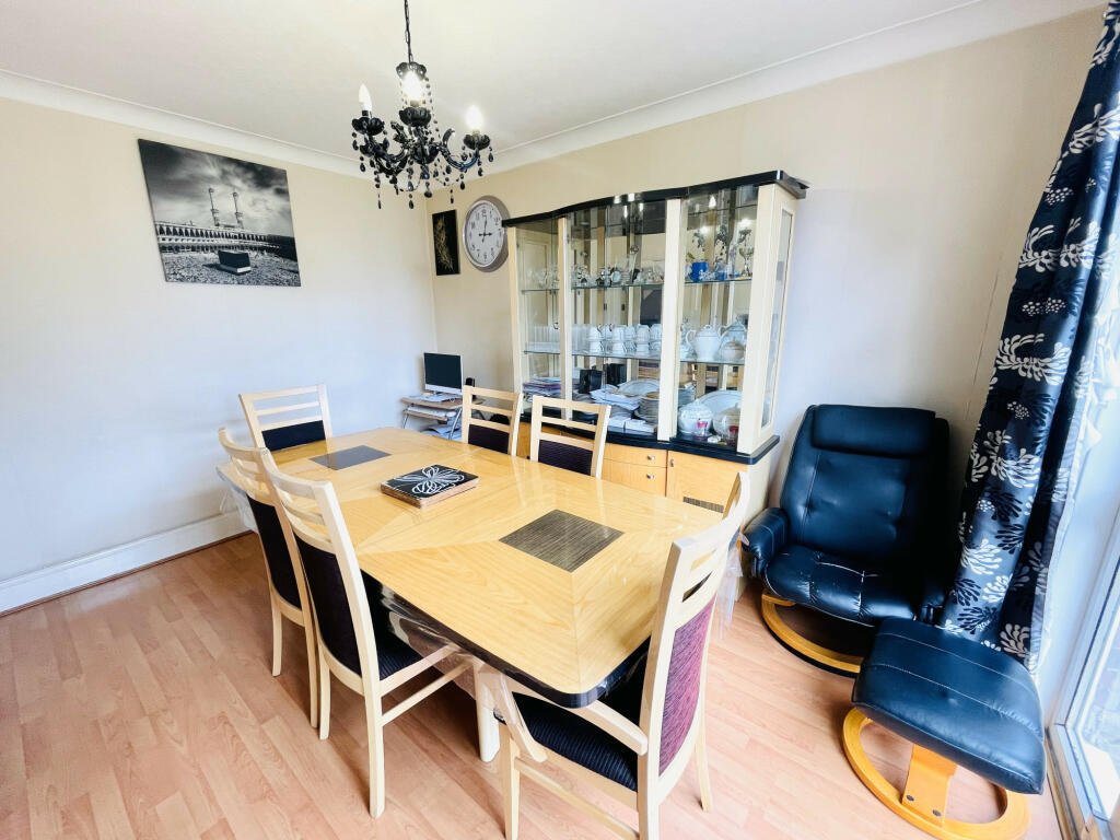 House in Southall, Ealing, England 4 - 16735064