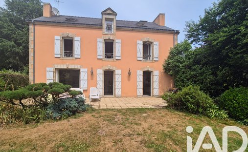 House in Sud, Languidic, France 1