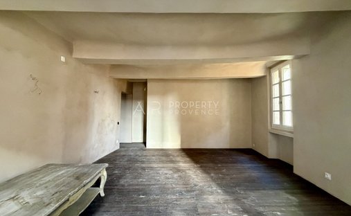 Beautiful Stone Property With Views And Pool