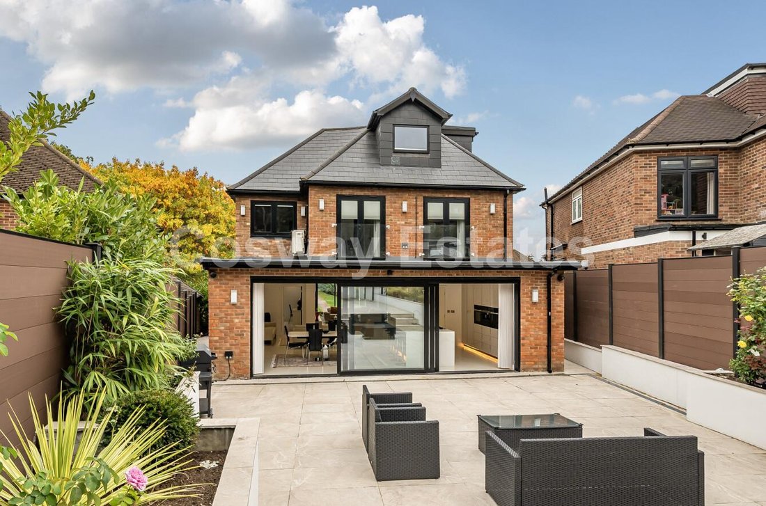 House in Barnet, England 5 - 16734707