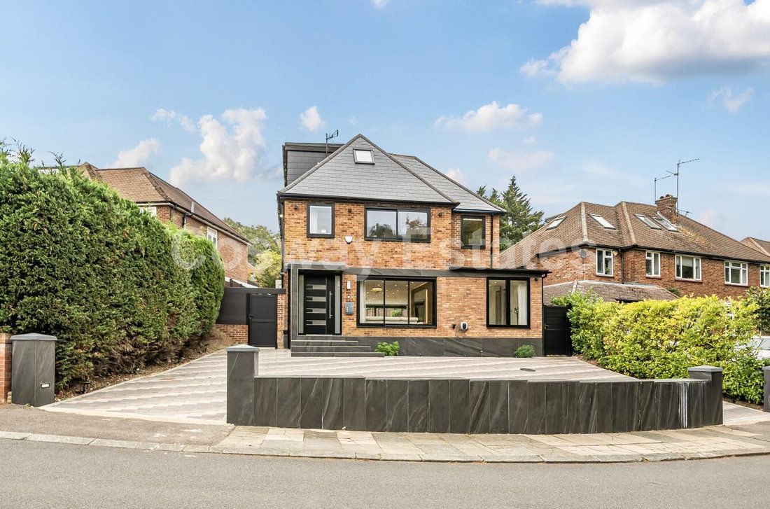 House in Barnet, England 1 - 16734707