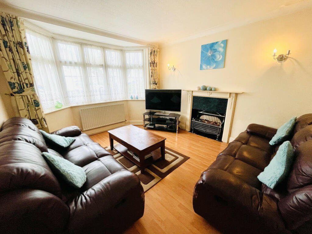 House in Southall, Ealing, England 3 - 16735064
