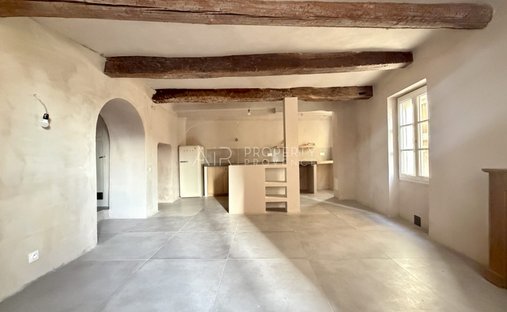 Beautiful Stone Property With Views And Pool