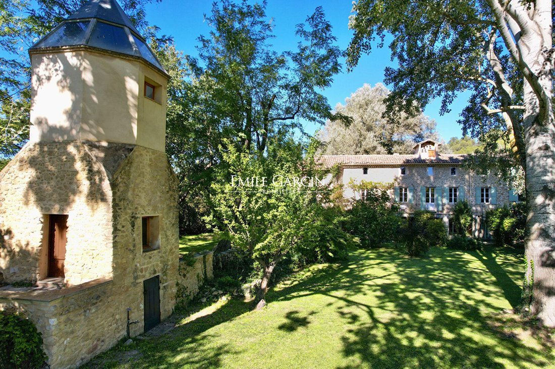 Villa in Cadenet, Provence-Alpes-Côte d'Azur, France 2 - 16737635
