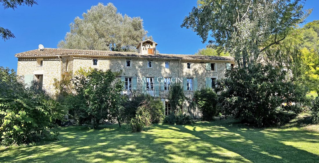 Villa in Cadenet, Provence-Alpes-Côte d'Azur, France 1 - 16737635