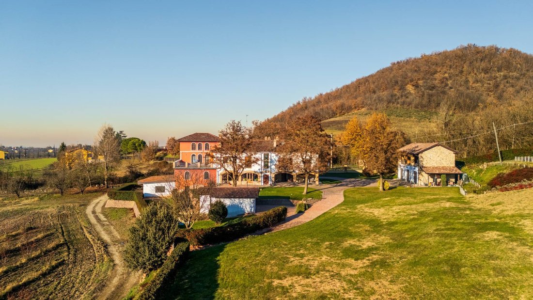 Villa in Volpedo, Piedmont, Italy 1 - 16691418