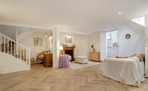 House in Dagenham East, England 1
