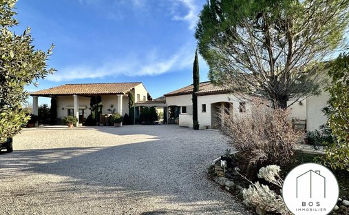 Villa in Alleins, Provence-Alpes-Côte d'Azur, France 1
