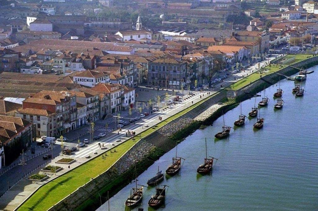 Apartment in Lordelo do Ouro e Massarelos, Porto District, Portugal 1 - 16626027