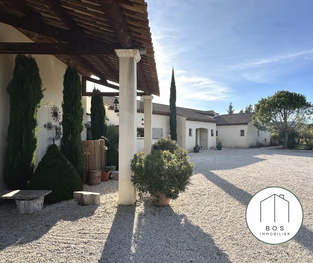Villa in Alleins, Provence-Alpes-Côte d'Azur, France 2 - 16391219