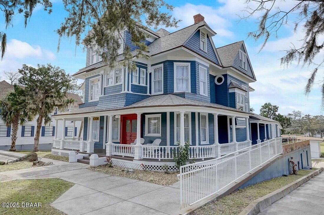 Daytona Beach, Florida, United States 3 - 16730235