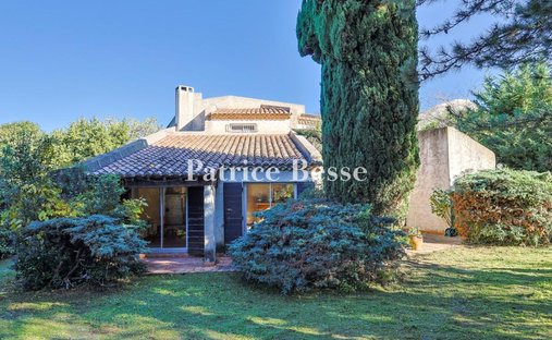 Villa in Le Redon, Marseille, Provence-Alpes-Côte d'Azur 1