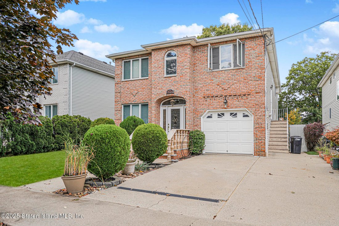 House in New York, New York, United States 2 - 16730476