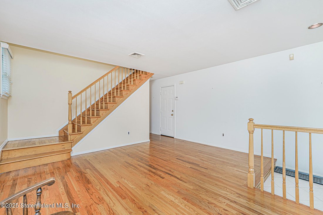 House in New York, New York, United States 4 - 16730476