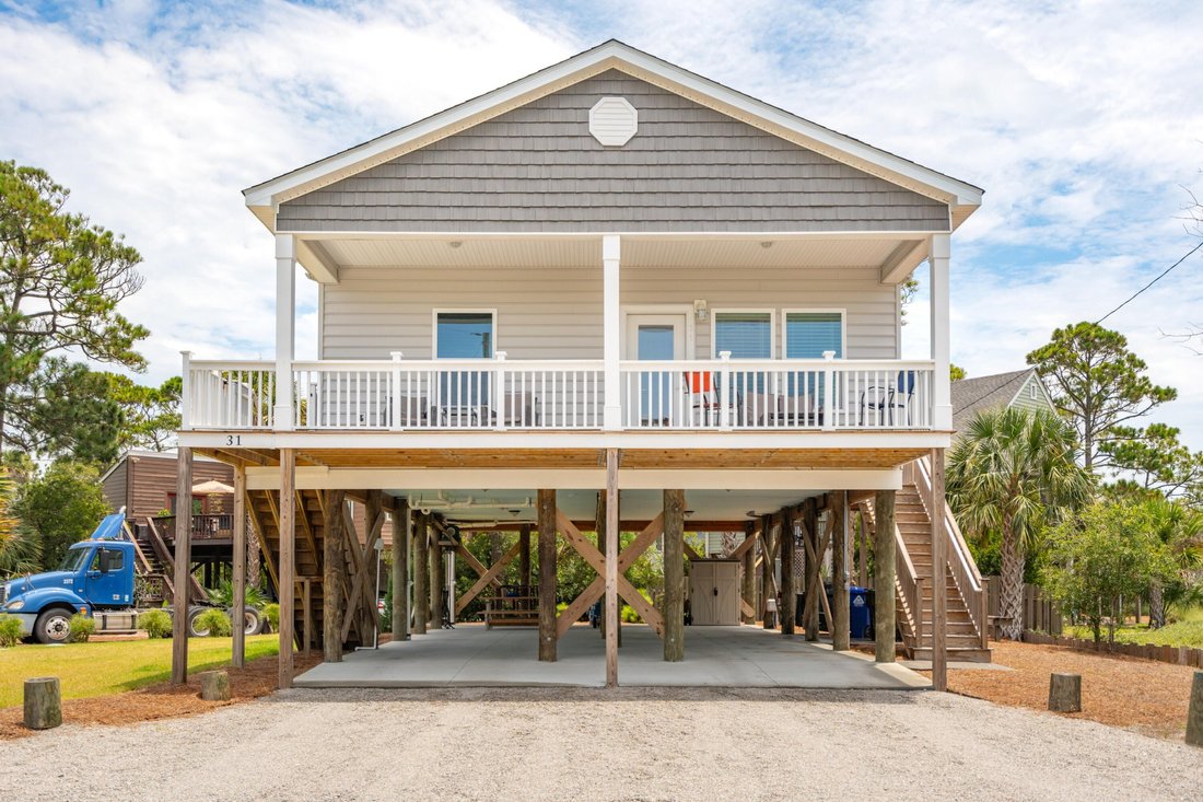 House in Folly Beach, South Carolina, United States 1 - 16736624