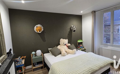 Castle for Sale in Auneau-Bleury-Saint-Symphorien, Centre-Val de Loire, France