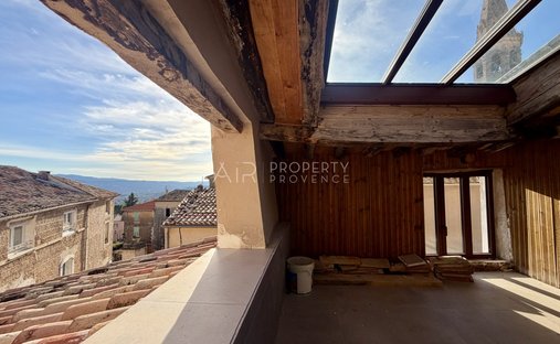 Beautiful Stone Property With Views And Pool