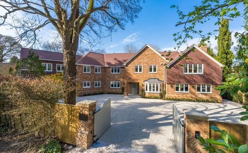 House in Gerrards Cross, England 1