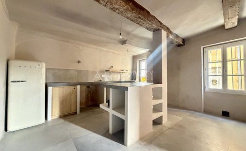 Beautiful Stone Property With Views And Pool