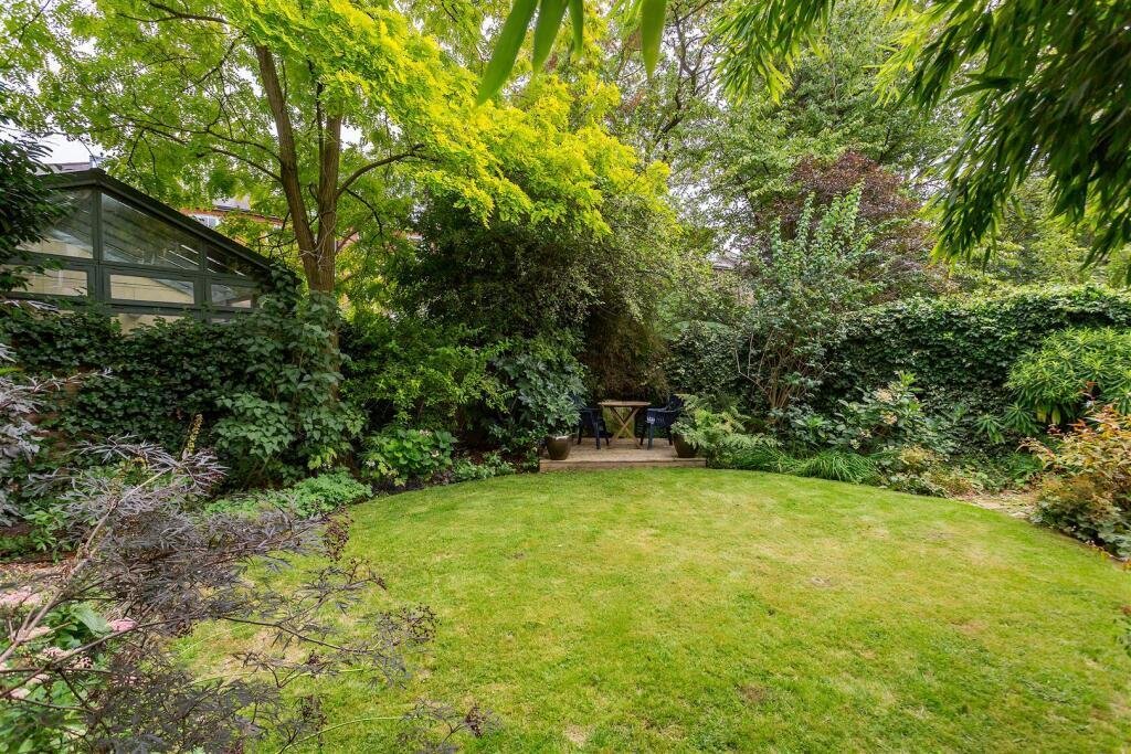 Apartment in Belsize Park, Camden, England 2 - 16734843